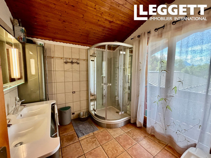 Image No.9-3 Bed House for sale