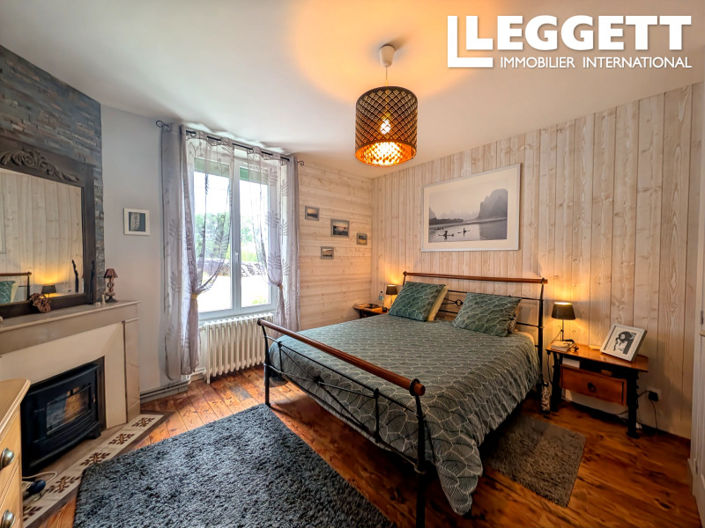Image No.6-5 Bed House for sale