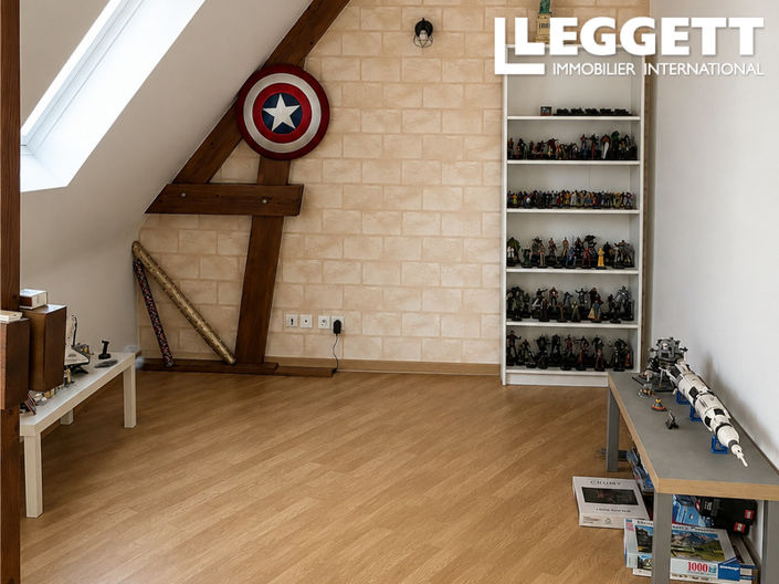 Image No.6-7 Bed House for sale