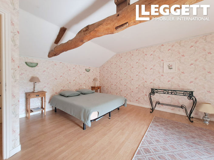 Image No.8-4 Bed House for sale
