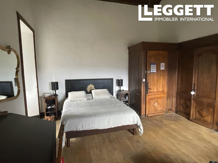 Image No.9-8 Bed Chateaux for sale