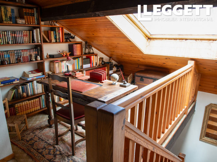 Image No.8-4 Bed House for sale