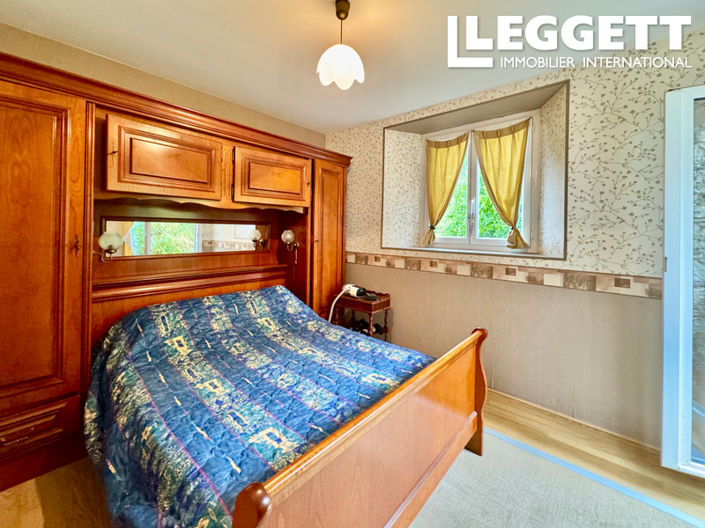 Image No.8-5 Bed House for sale