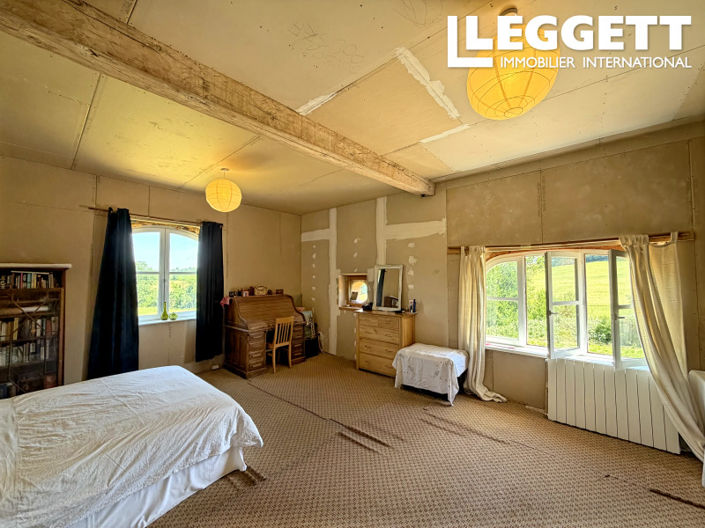 Image No.6-5 Bed House for sale
