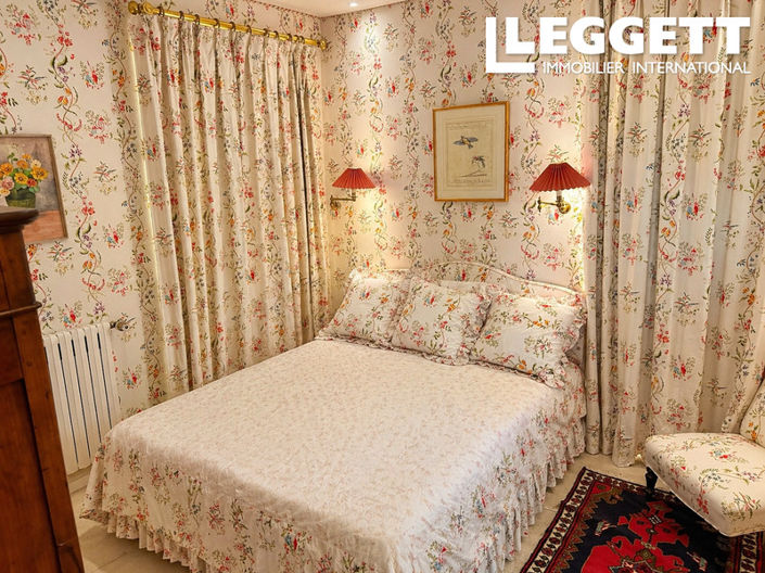 Image No.7-7 Bed House for sale