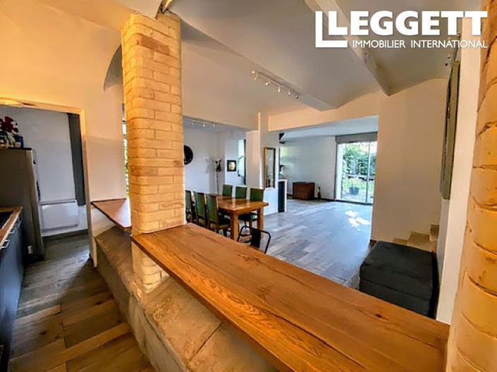 Image No.8-16 Bed House for sale