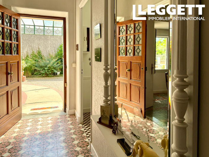 Image No.7-7 Bed House for sale