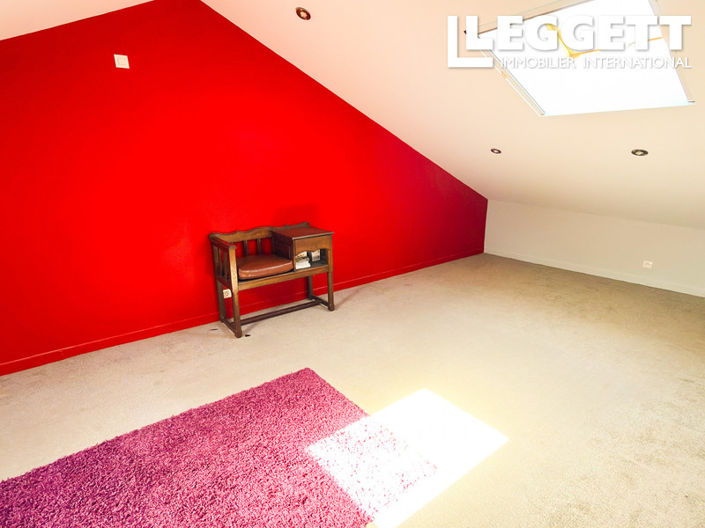 Image No.8-4 Bed House for sale