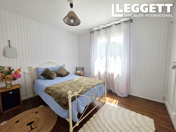 Image No.5-2 Bed House for sale