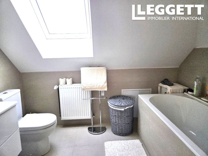 Image No.10-5 Bed House for sale