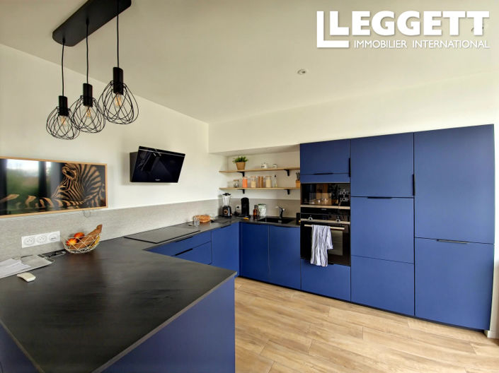 Image No.5-2 Bed House for sale