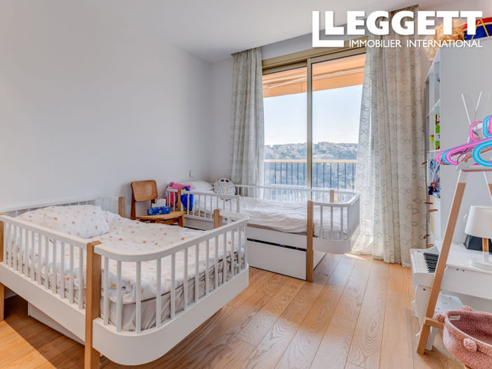 Image No.10-3 Bed Apartment for sale