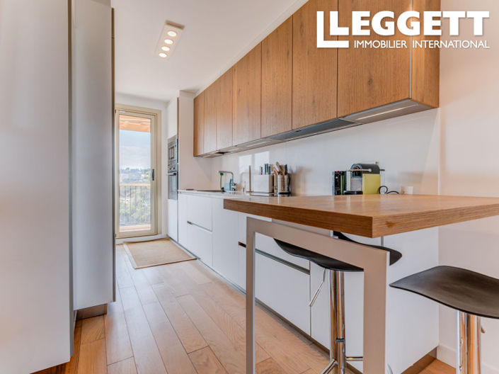 Image No.3-3 Bed Apartment for sale
