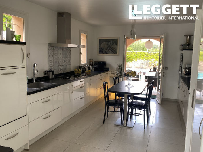 Image No.9-4 Bed House for sale