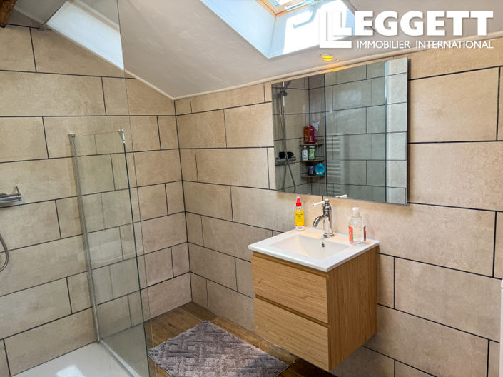Image No.9-3 Bed House for sale