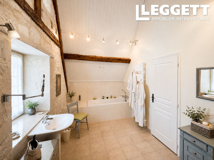 Image No.10-3 Bed House for sale