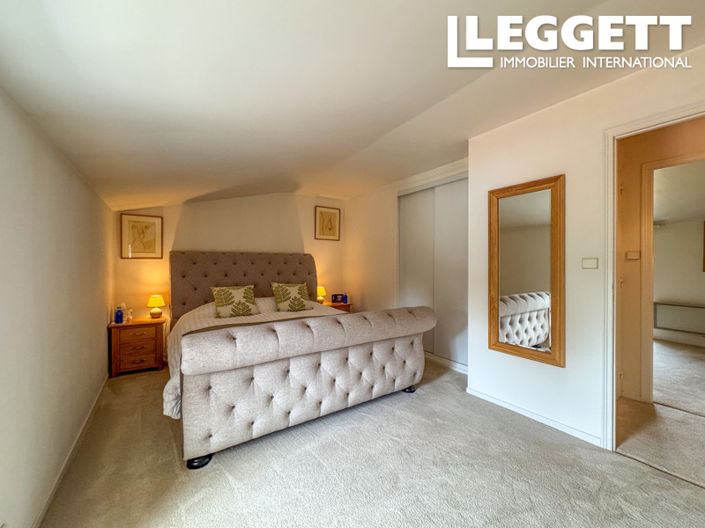 Image No.6-5 Bed House for sale