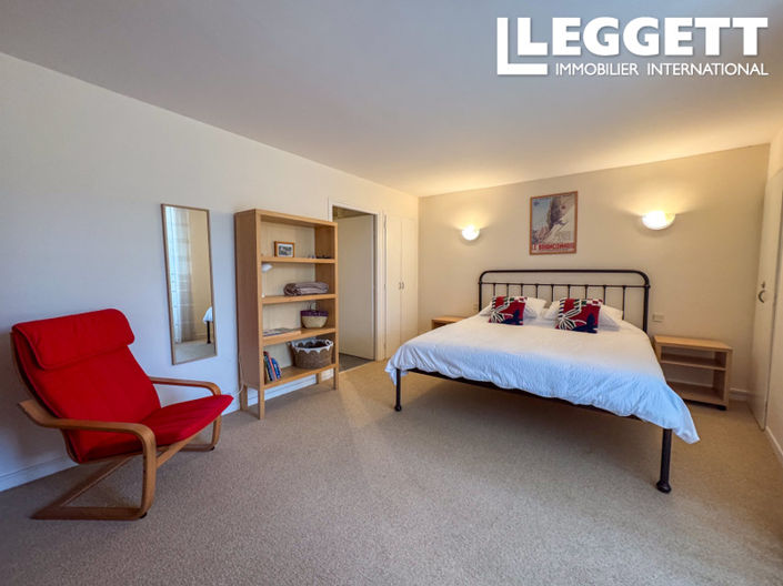 Image No.9-5 Bed House for sale