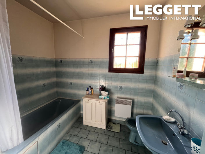 Image No.8-3 Bed House for sale