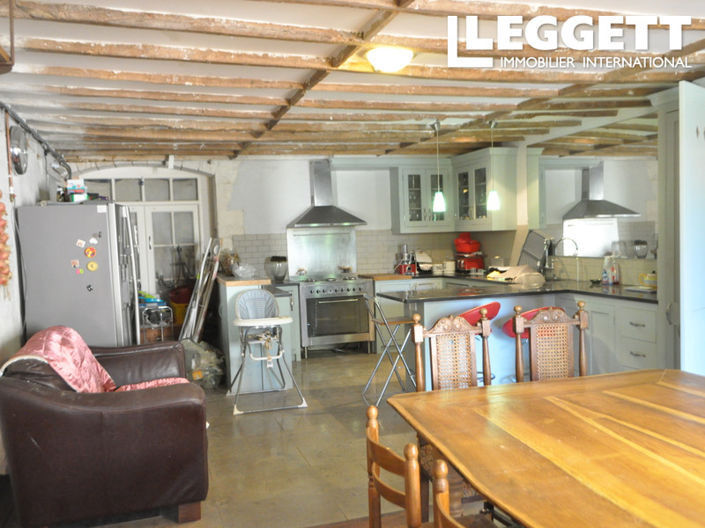 Image No.6-6 Bed House for sale