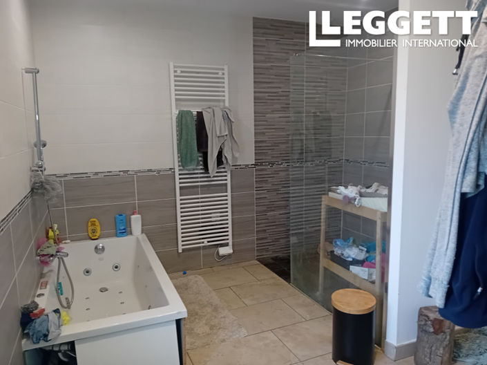 Image No.9-4 Bed House for sale