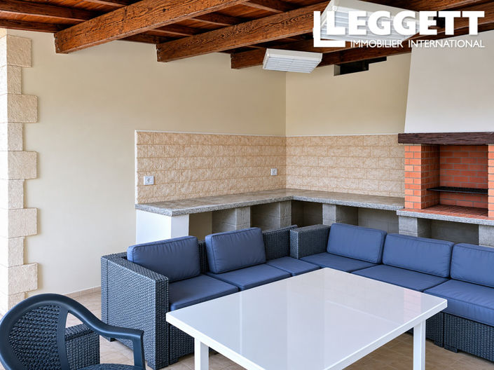 Image No.6-4 Bed House for sale