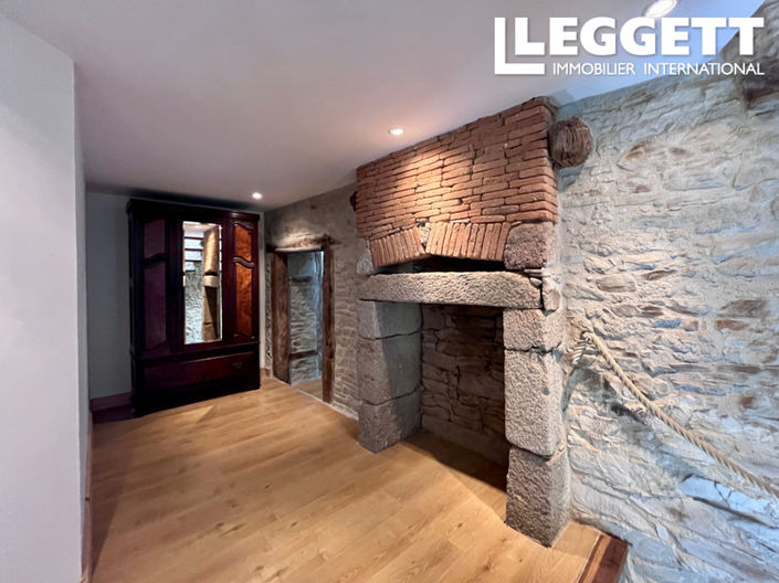 Image No.6-4 Bed House for sale
