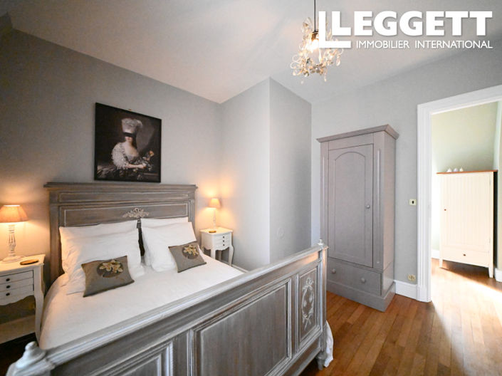 Image No.9-7 Bed House for sale