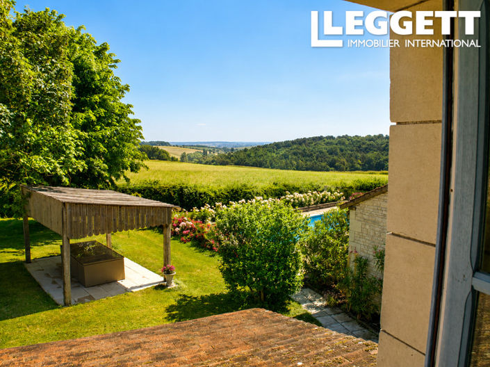 Image No.5-8 Bed House for sale