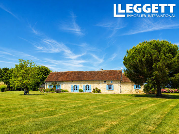 Image No.8-8 Bed House for sale