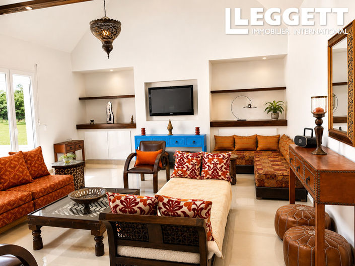 Image No.6-5 Bed House for sale