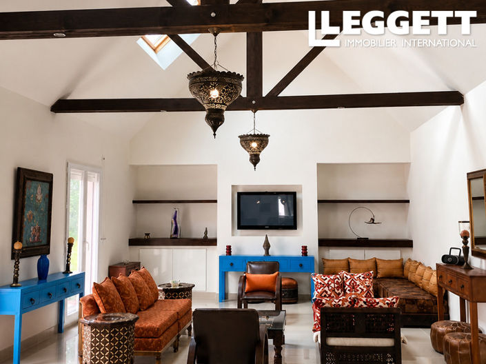 Image No.7-5 Bed House for sale