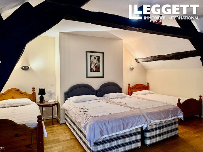 Image No.5-6 Bed House for sale