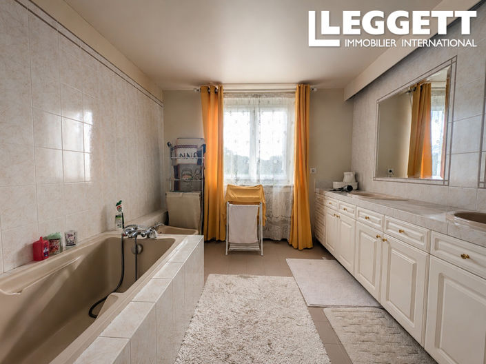 Image No.7-5 Bed House for sale