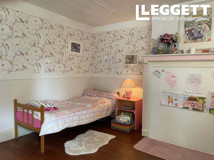Image No.8-4 Bed House for sale