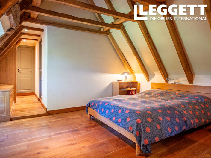 Image No.6-4 Bed House for sale