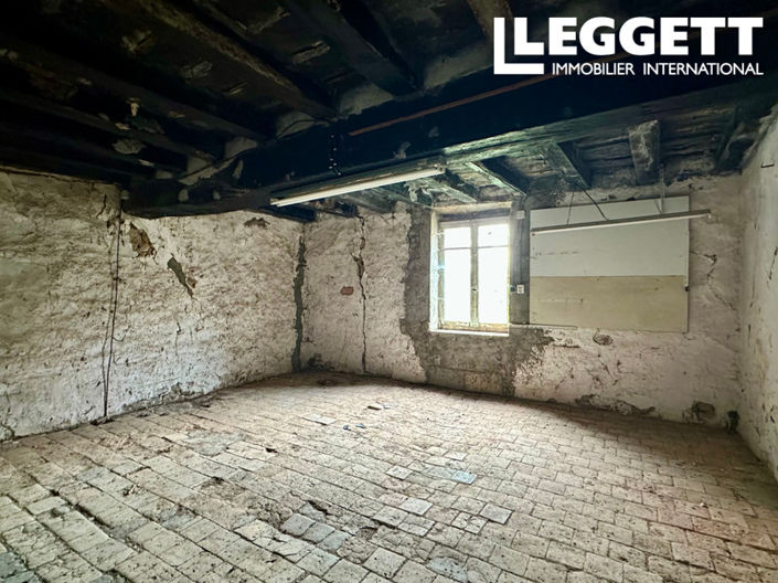 Image No.10-3 Bed House for sale