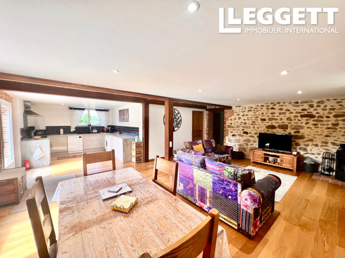 Image No.6-9 Bed House for sale