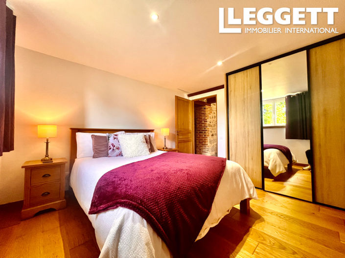 Image No.7-9 Bed House for sale