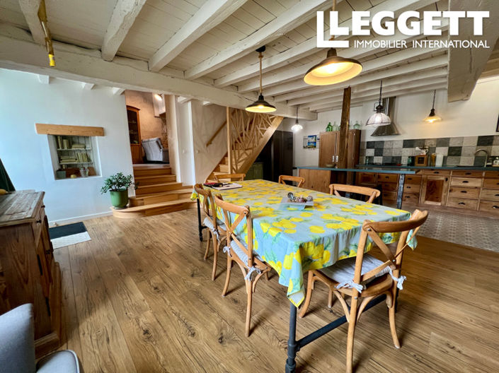 Image No.8-5 Bed House for sale