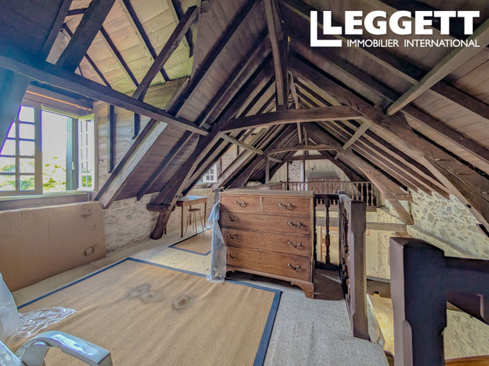Image No.8-2 Bed House for sale