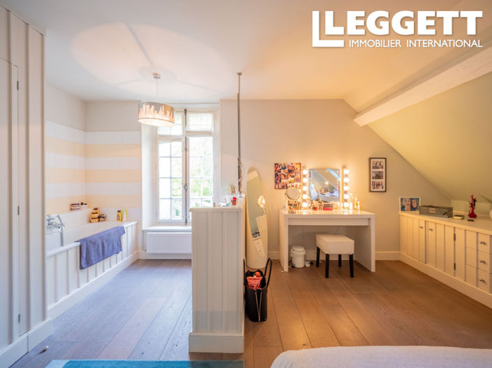 Image No.10-6 Bed House for sale