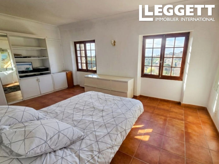 Image No.5-4 Bed House for sale