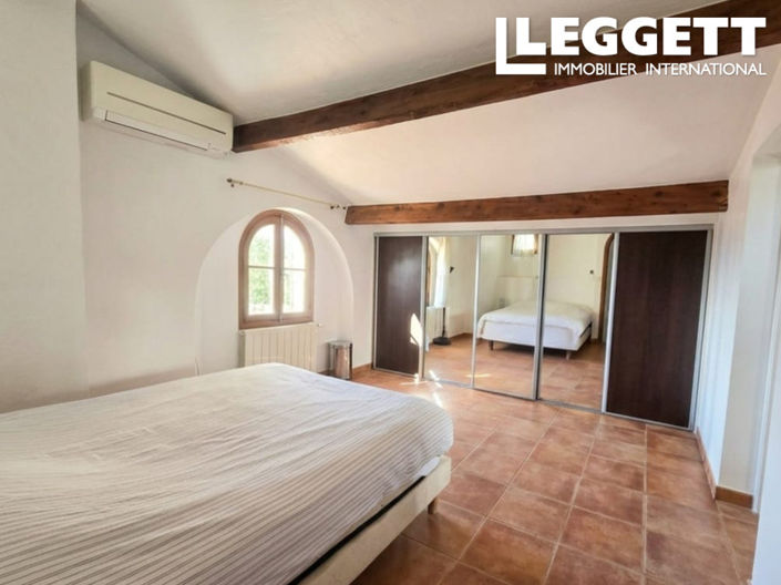 Image No.8-4 Bed House for sale