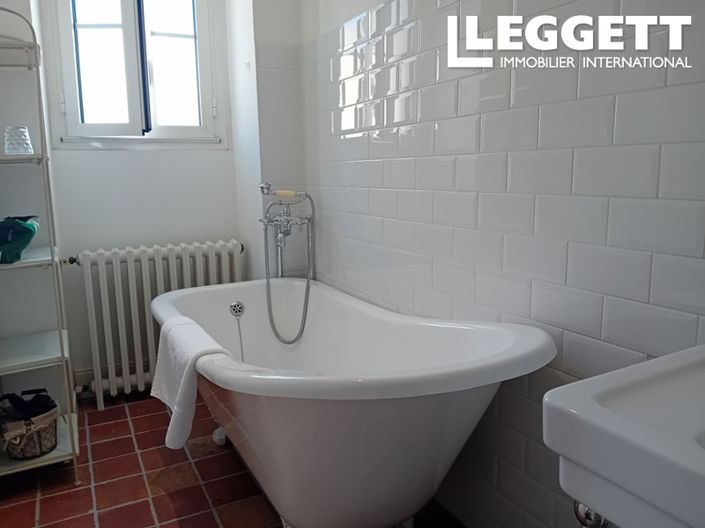 Image No.8-4 Bed House for sale