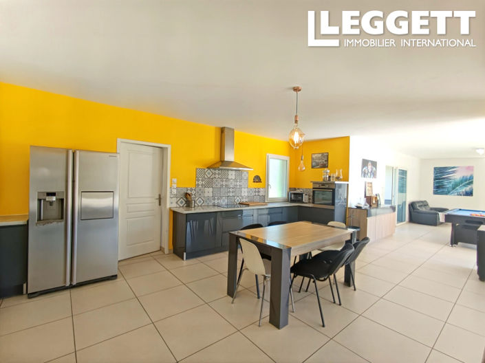 Image No.6-4 Bed House for sale