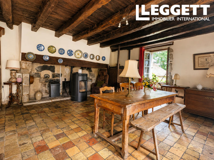 Image No.8-8 Bed Chateaux for sale