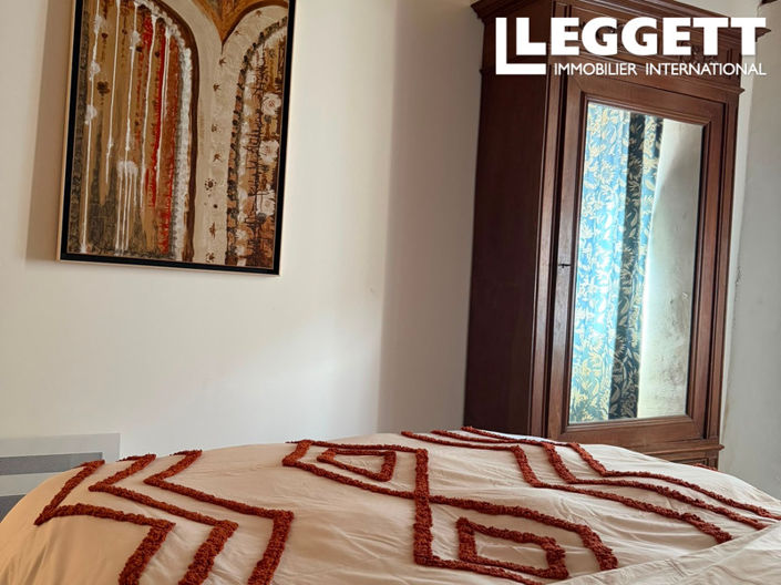 Image No.10-3 Bed House for sale