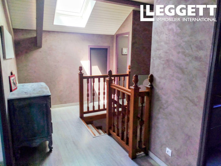 Image No.10-3 Bed House for sale