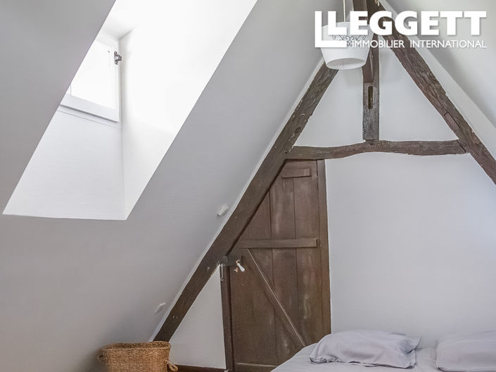 Image No.10-4 Bed House for sale